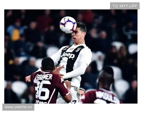 C罗高空对抗解析:头球优势如何构建禁区统治力 C罗高空对抗解析:头球优势如何构建禁区统治力