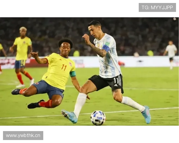 斯卡洛尼执教风格稳健务实，注重战术纪律与团队协作