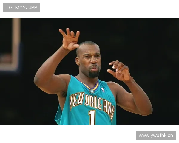 戴维斯冰箱里居然没辣条？这生活简直和NBA判若两人！